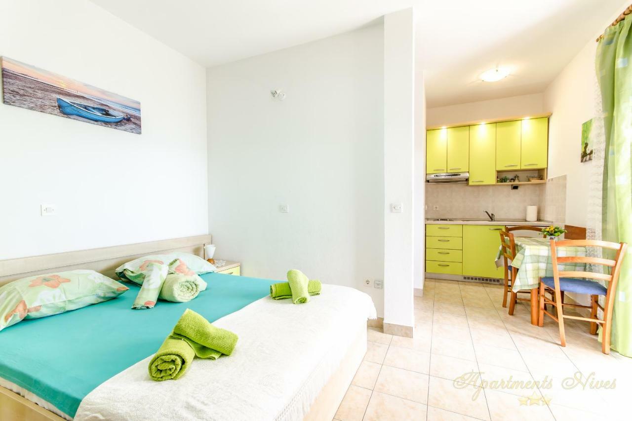 Apartments Nives Suhi Potok Есенице Экстерьер фото